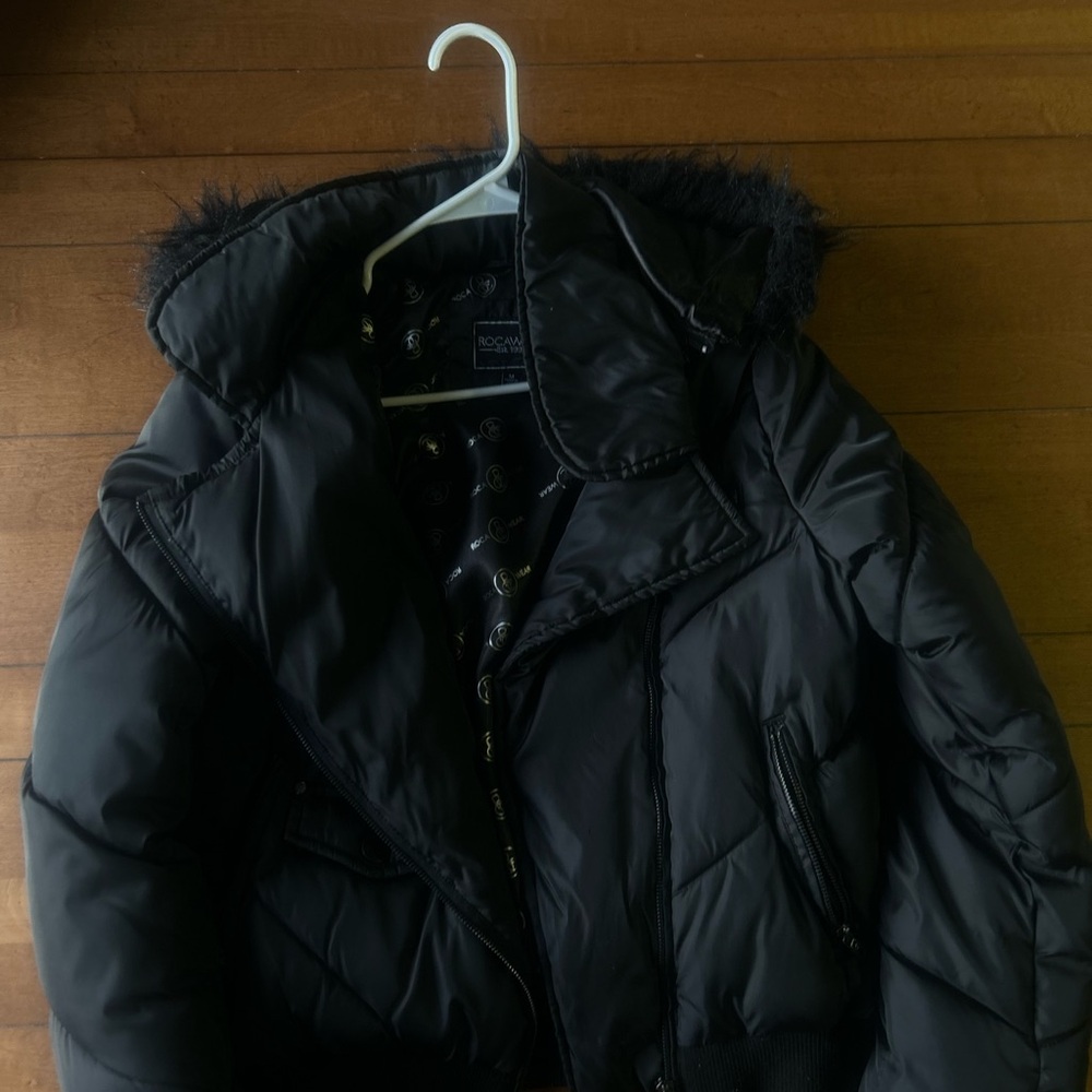 Black puffer - Picture 3 of 3